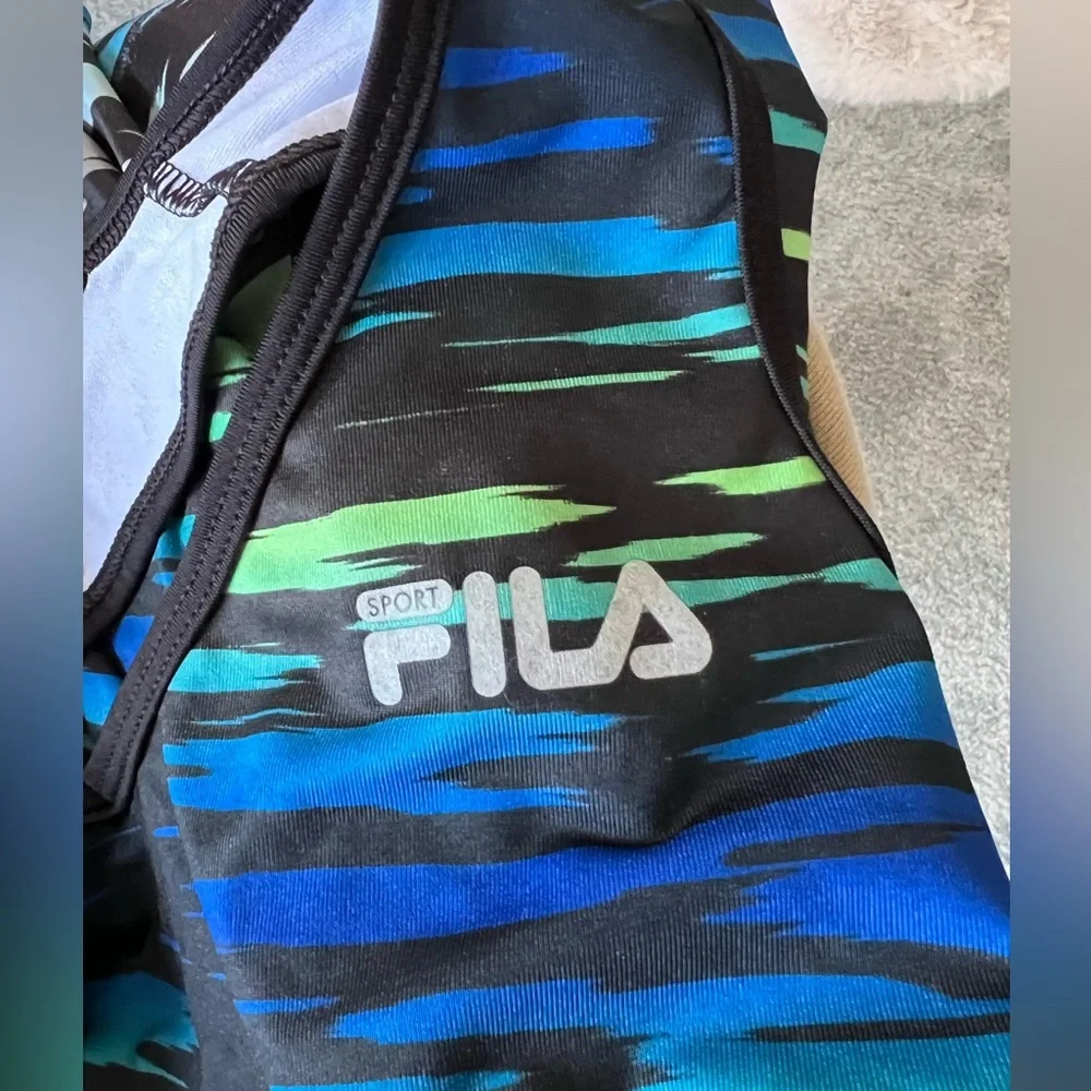 Fila sport/workout tank size large - Picture 5 of 6